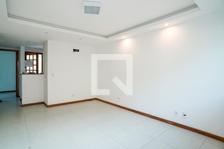 Sala de casa de condomínio para alugar com 3 quartos, 110m² em Itaipu, Niterói
