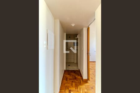 Corredor de apartamento para alugar com 2 quartos, 55m² em Santa Efigênia, São Paulo