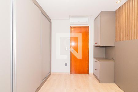 Quarto 1 de casa para alugar com 2 quartos, 70m² em Vila Isolina Mazzei, São Paulo
