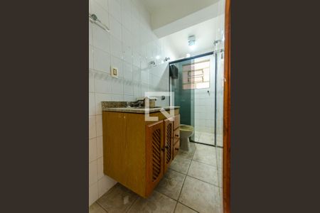 Casa à venda com 215m², 4 quartos e 5 vagasBanheiro de serviço