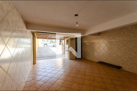 Casa à venda com 215m², 4 quartos e 5 vagasGaragem