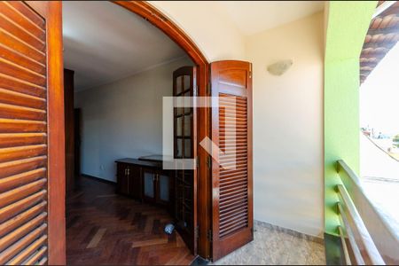 Casa à venda com 215m², 4 quartos e 5 vagasSacada da Suíte