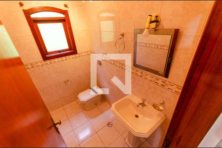 Casa à venda com 215m², 4 quartos e 5 vagasLavabo