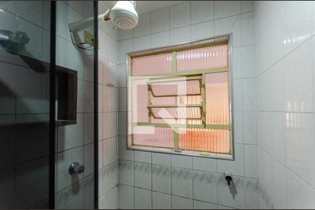 Casa à venda com 215m², 4 quartos e 5 vagasBanheiro de serviço