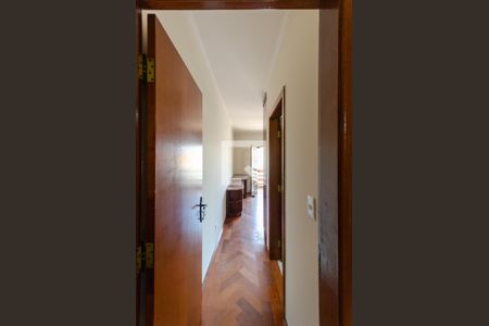 Casa à venda com 215m², 4 quartos e 5 vagasSuíte