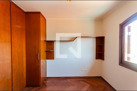 Casa à venda com 215m², 4 quartos e 5 vagasQuarto 1