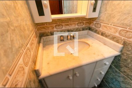 Casa à venda com 215m², 4 quartos e 5 vagasBanheiro da Suíte