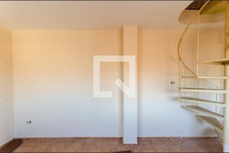 Casa à venda com 215m², 4 quartos e 5 vagasEscritório