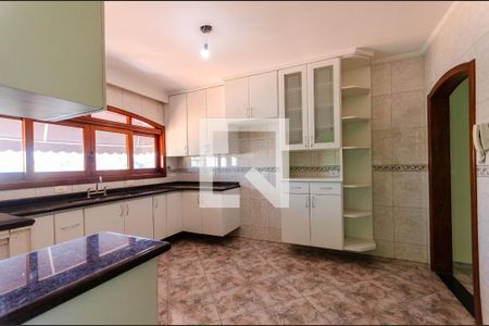 Casa à venda com 215m², 4 quartos e 5 vagasCozinha