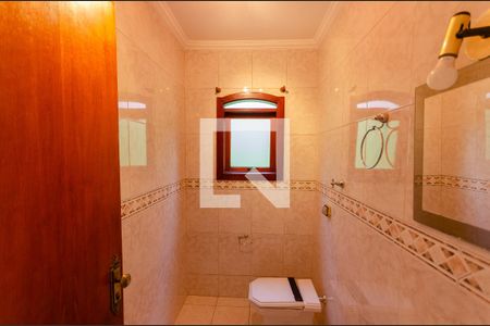 Casa à venda com 215m², 4 quartos e 5 vagasLavabo