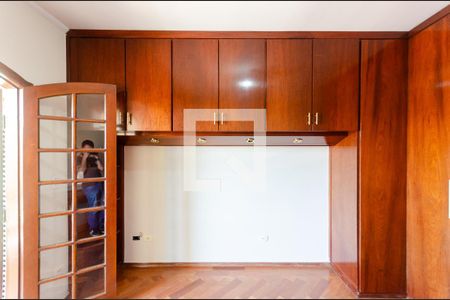 Casa à venda com 215m², 4 quartos e 5 vagasSuíte