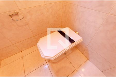 Casa à venda com 215m², 4 quartos e 5 vagasLavabo