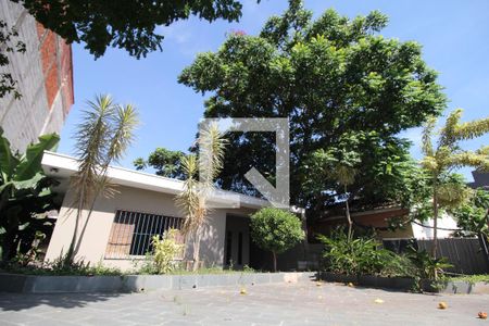 Casa à venda com 150m², 5 quartos e 3 vagasquintal