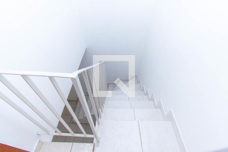 Escada de casa à venda com 2 quartos, 100m² em Jardim Vila Formosa, São Paulo