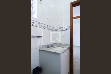 Casa à venda com 126m², 3 quartos e 2 vagas Casa à venda com 126m², 3 quartos e 2 vagasBanheiro Social