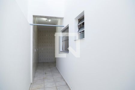 Casa à venda com 126m², 3 quartos e 2 vagas Casa à venda com 126m², 3 quartos e 2 vagasCorredor Lateral