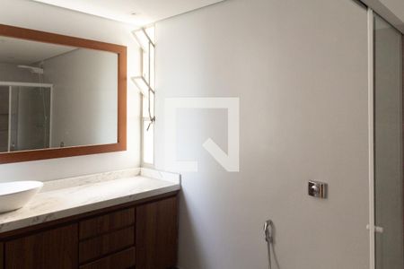 Apartamento para alugar com 130m², 3 quartos e 1 vaga Apartamento para alugar com 130m², 3 quartos e 1 vagaBanheiro da Suíte