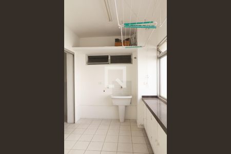Apartamento para alugar com 130m², 3 quartos e 1 vaga Apartamento para alugar com 130m², 3 quartos e 1 vagaÁrea de Serviço