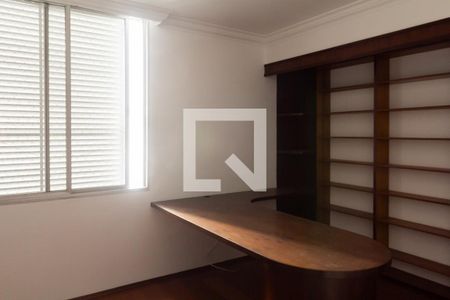 Quarto 1 de apartamento para alugar com 3 quartos, 130m² em Itaim Bibi, São Paulo