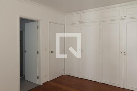 Apartamento para alugar com 130m², 3 quartos e 1 vaga Apartamento para alugar com 130m², 3 quartos e 1 vagaSuíte