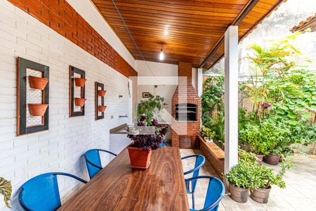 Casa à venda com 250m², 3 quartos e 3 vagasChurrasqueira