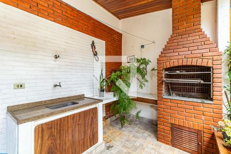 Casa à venda com 250m², 3 quartos e 3 vagasChurrasqueira