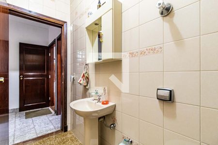 Casa à venda com 250m², 3 quartos e 3 vagasSuite - Banheiro Banheiro social