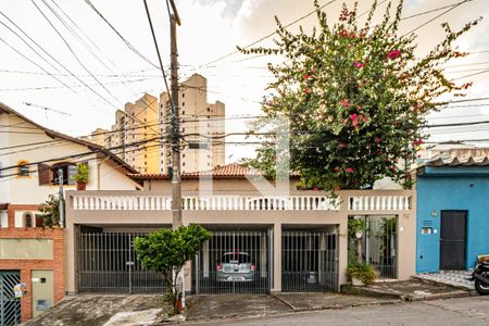 Casa à venda com 250m², 3 quartos e 3 vagasFachada