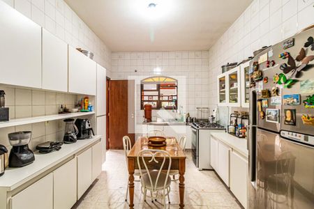 Casa à venda com 250m², 3 quartos e 3 vagasCozinha