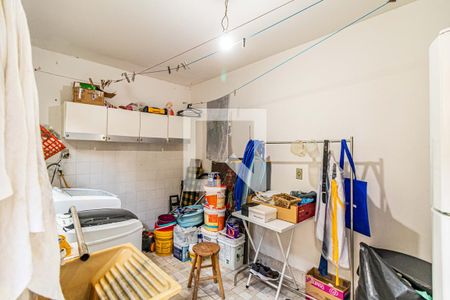 Casa à venda com 250m², 3 quartos e 3 vagasQuarto de serviço