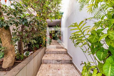 Casa à venda com 250m², 3 quartos e 3 vagasHall