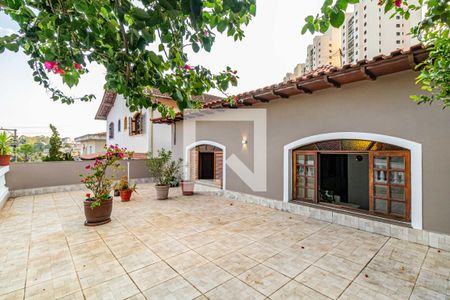 Casa à venda com 250m², 3 quartos e 3 vagasÁrea externa