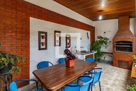 Casa à venda com 250m², 3 quartos e 3 vagasChurrasqueira