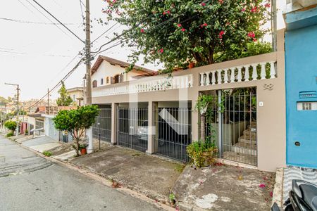Casa à venda com 250m², 3 quartos e 3 vagasFachada