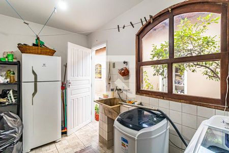 Casa à venda com 250m², 3 quartos e 3 vagasQuarto de serviço