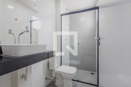 Banheiro de apartamento para alugar com 1 quarto, 55m² em Pinheiros, São Paulo