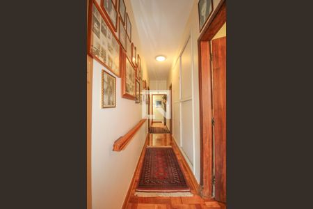 Casa à venda com 525m², 5 quartos e 5 vagasCorredor