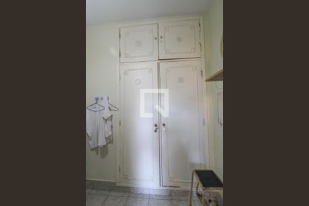 Casa à venda com 525m², 5 quartos e 5 vagasQuarto de Serviço