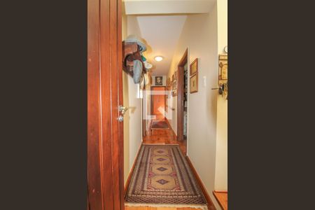 Casa à venda com 525m², 5 quartos e 5 vagasCorredor