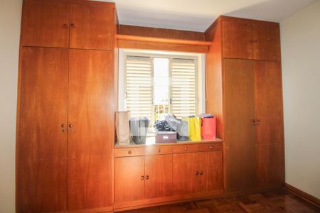 Casa à venda com 525m², 5 quartos e 5 vagasQuarto 2