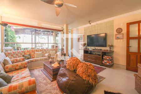 Casa à venda com 525m², 5 quartos e 5 vagasSala