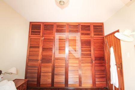 Casa à venda com 525m², 5 quartos e 5 vagasQuarto 4