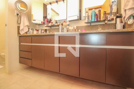 Casa à venda com 525m², 5 quartos e 5 vagasBanheiro do Quarto 4