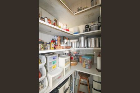 Casa à venda com 525m², 5 quartos e 5 vagasDespensa