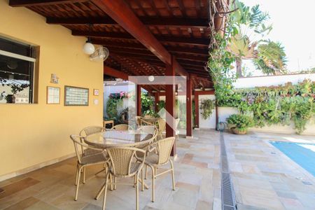 Casa à venda com 525m², 5 quartos e 5 vagasÁrea Externa