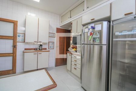 Casa à venda com 525m², 5 quartos e 5 vagasCozinha