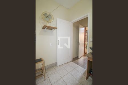 Casa à venda com 525m², 5 quartos e 5 vagasQuarto de Serviço