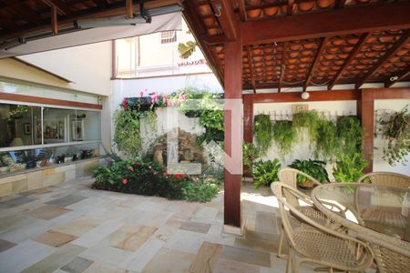 Casa à venda com 525m², 5 quartos e 5 vagasÁrea Externa