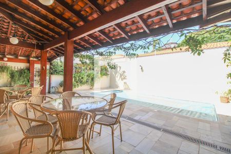 Casa à venda com 525m², 5 quartos e 5 vagasÁrea Externa