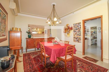 Casa à venda com 525m², 5 quartos e 5 vagasSala